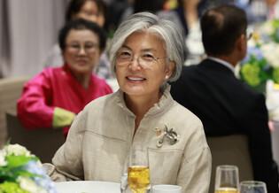 Lee meets S. Korean residents in Washington