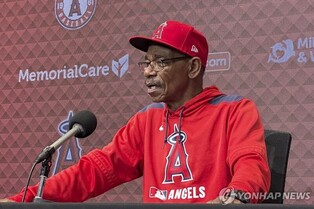 건강 문제로 떠났던 MLB 최고령 감독 "사실 심장 수술 받았다"
