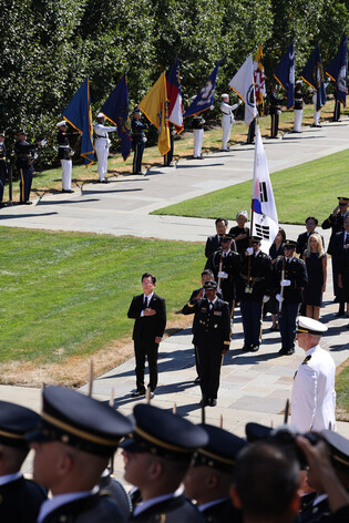 S. Korean president at Arlington National Cemetery