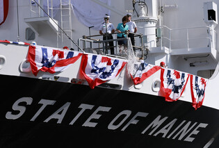 Lee attends ship christening ceremony in Philadelphia