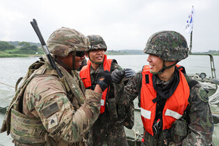 S. Korea-U.S. joint river-crossing drill