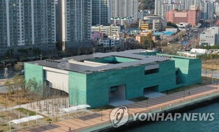 "창원 민주전당, 민주주의 상징·교육공간으로 전면 개편해야"