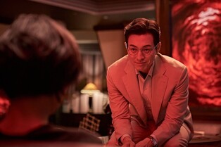 스위트룸서 심리 싸움하는 살인범과 기자…영화 '살인자 리포트'