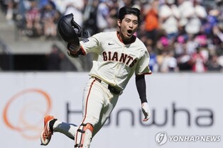 이정후, MLB 첫 끝내기 안타…9회초 호수비에 이은 9회말 적시타