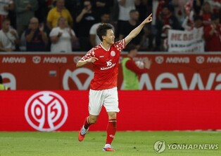 마인츠 9년 만에 유럽 무대로 이끈 이재성 "마음껏 누리겠다"