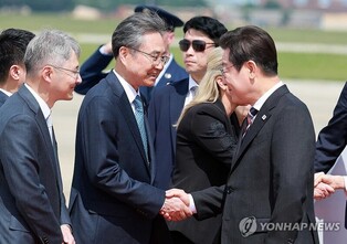 (LEAD) FM says possibility of U.S.-N. Korea summit at APEC 'very low for now'