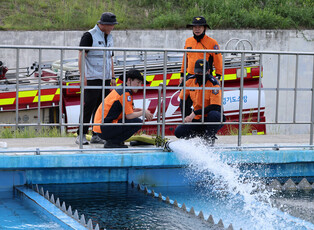 Firefighters tackling drought