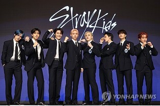 (LEAD) Stray Kids earns 7th Billboard 200 No. 1