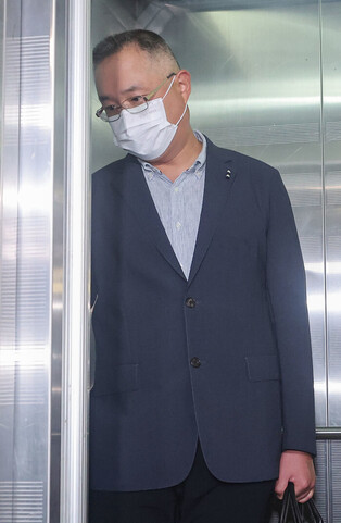 Ex-Marine field commander grilled over Marine death