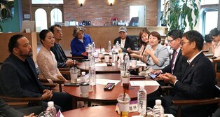 공연예술인 만난 최휘영 장관 "지원 사각지대 없애겠다"