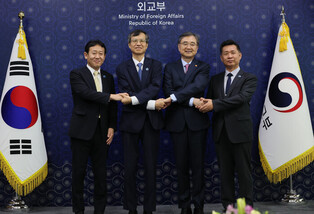 FM meets Trilateral Cooperation Secretariat officials