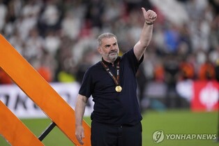 텐하흐 후임 찾는 레버쿠젠…포스테코글루 감독 '급부상'