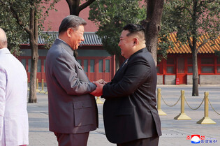 N.K. leader attends military parade in Beijing