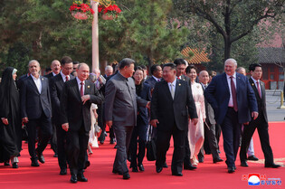 N.K. leader attends military parade in Beijing