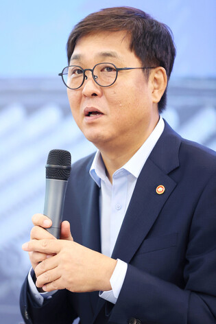 Culture minister's press conference marking 1st month in office