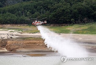 (3rd LD) Soldiers, fire trucks, Coast Guard ship deployed to supply water to drought-hit Gangneung