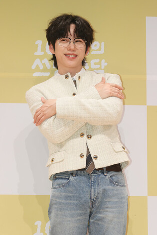 S. Korean singer 10CM