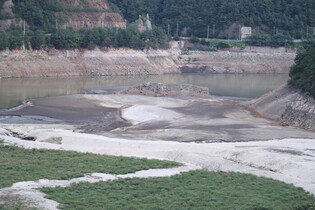 Reservoir in Gangneung runs dry