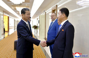 N. Korea's cultural minister heads to Russia