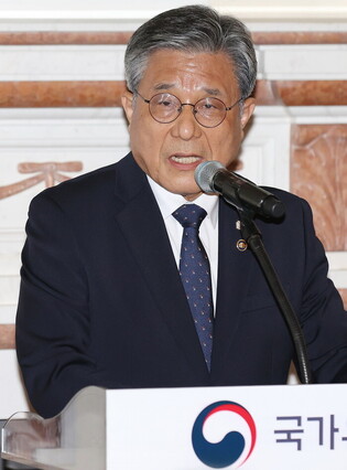 Heritage agency's chief