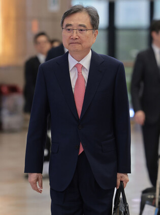 S. Korea's top diplomat heads to Beijing