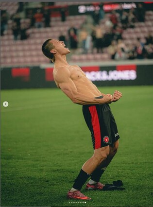 홈팬 앞에서 상의 '훌러덩'…조규성 "골 넣으면 통증도 사라져"