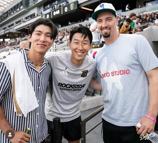 다저스 김혜성, 스넬과 함께 손흥민 경기 찾아가 '찰칵'