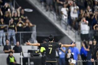 '3경기 연속골' 손흥민 "꽉 찬 홈구장에서 득점…더 특별해요"