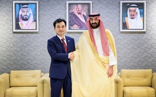 Defense chief meets Saudi Arabian minister for national guard