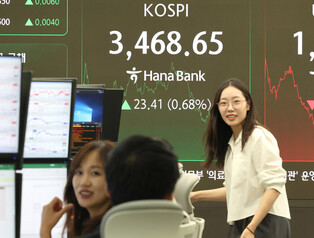 KOSPI renews record high