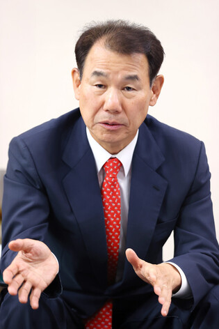 Korea Exchange head gives interview