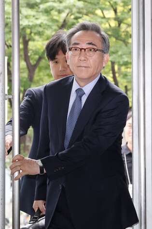 Ex-foreign minister grilled over Marine's death