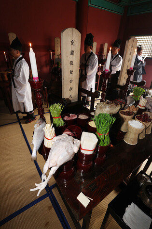 Traditional ceremony in honor of Confucian sages