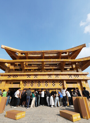 Gate made with cardboard boxes at UNESCO heritage site