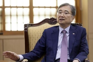 (LEAD) (Yonhap Interview) Seoul, Washington may reach deal on security issues before APEC summit: FM Cho