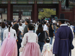 Chuseok holiday at Seoul palace