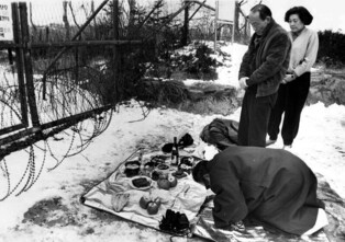 [픽! 파주] '언제까지 볼 수 있을까'…실향민의 한 서린 임진각 명절 풍경