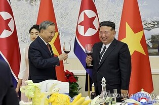 N. Korea's Kim, Vietnamese leader discuss expanding bilateral cooperation: KCNA