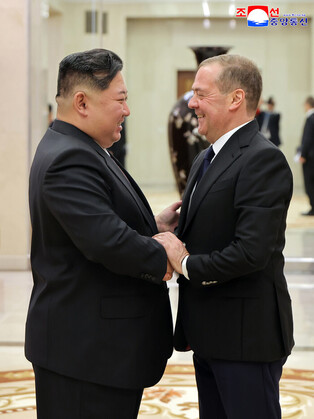 Kim meets Medvedev