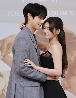 S. Korean actress Jung So-min and actor Choi Woo-sik