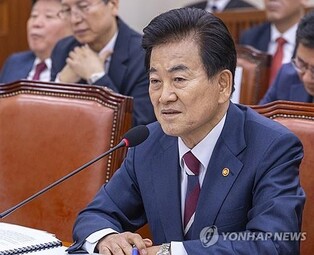 N. Korea's Kim, Trump could meet on occasion of APEC summit in S. Korea: unification minister