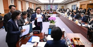 DP lawmakers push ahead with on-site inspection of Supreme Court amid opposition from PPP