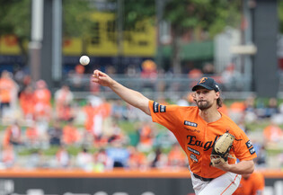 Eagles starter Weiss pitches against Lions