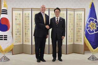 Montana governor in Seoul