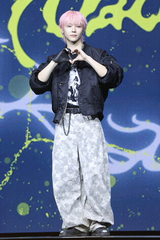 Japanese boy group &Team