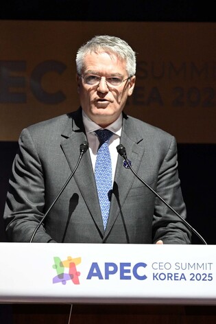 OECD chief at APEC CEO Summit