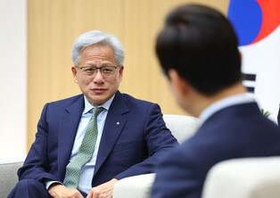 Lee meets Nvidia CEO