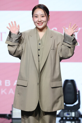 S. Korean R&B singer-songwriter group Urban Zakapa