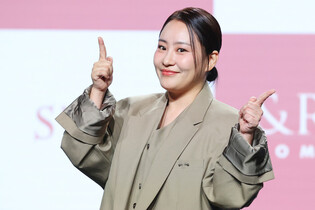 S. Korean R&B singer-songwriter group Urban Zakapa