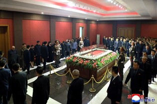 N. Korea mourns death of ex-ceremonial leader